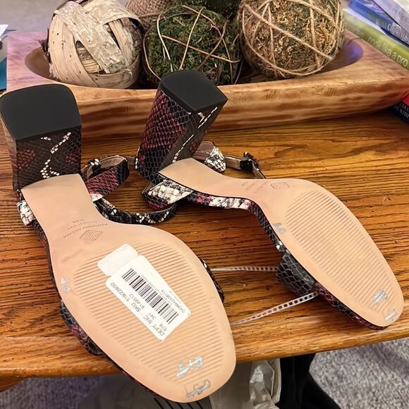 Antonio Melani Red Snakeskin Sandals, Size 10, NWT - Picture 4 of 6